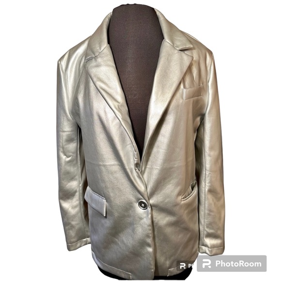 NWT Vigoss size small faux leather silver metallic blazer - Picture 1 of 10